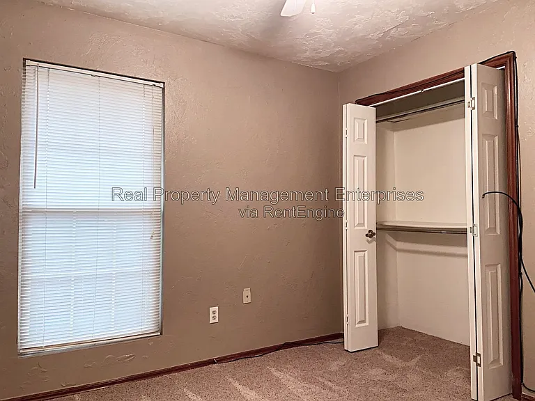 204 W 10th St — Photo 49