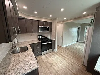 806 Keystone Rd — Photo 8
