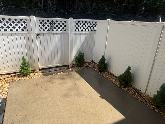 3rd image of 1215 Green Oaks Ln APT H