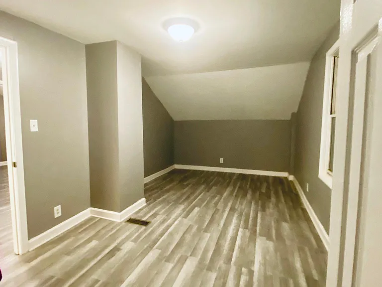 826 Merrill St — Photo 5