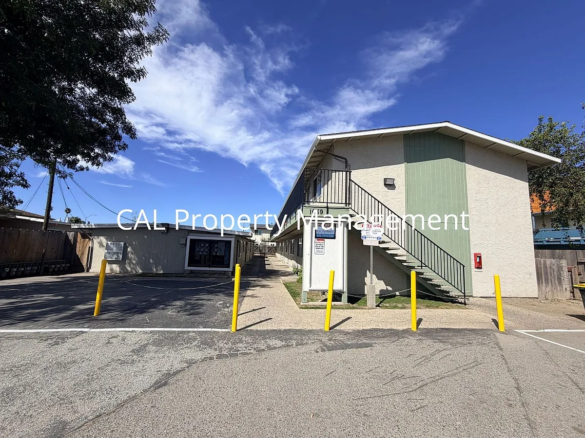 Building Photo - 1059 N Sanborn Rd
