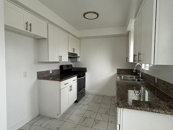2nd image of 2250-2260 W Kenrich Ct #2252A