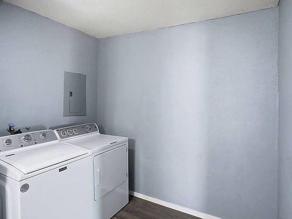5th image of 305 S Saint Louis Ave