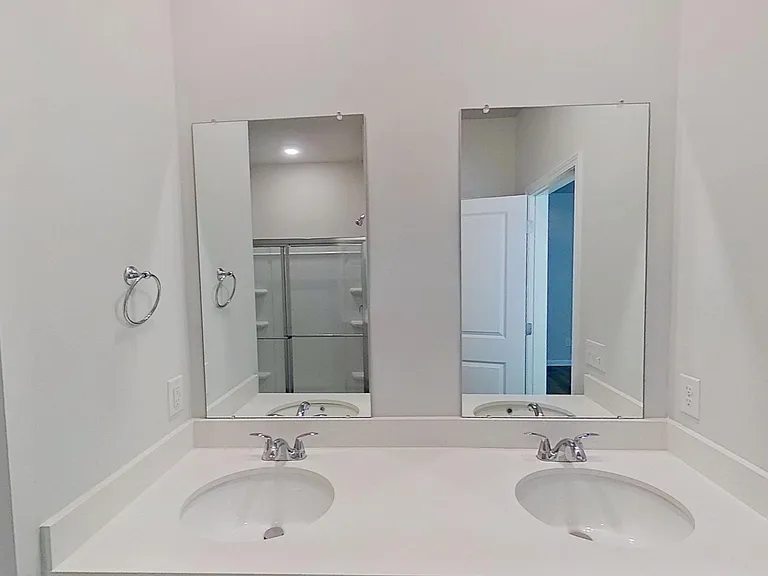 1095 Hanson Dr — Photo 17