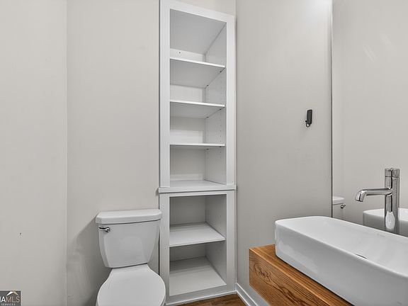 2nd image of 454 Calhoun St NW #B