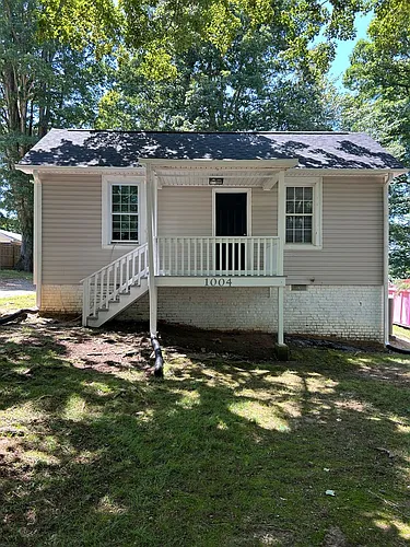 1004 Cayuga St Photo 1