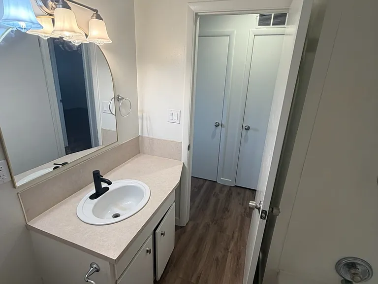 265 S Skyline Dr — Photo 4