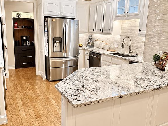 2nd image of 3855 Broadmoore Ct