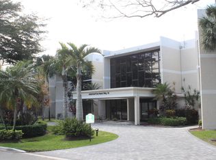 16500 Golf Club Rd APT 212, Weston, FL 33326