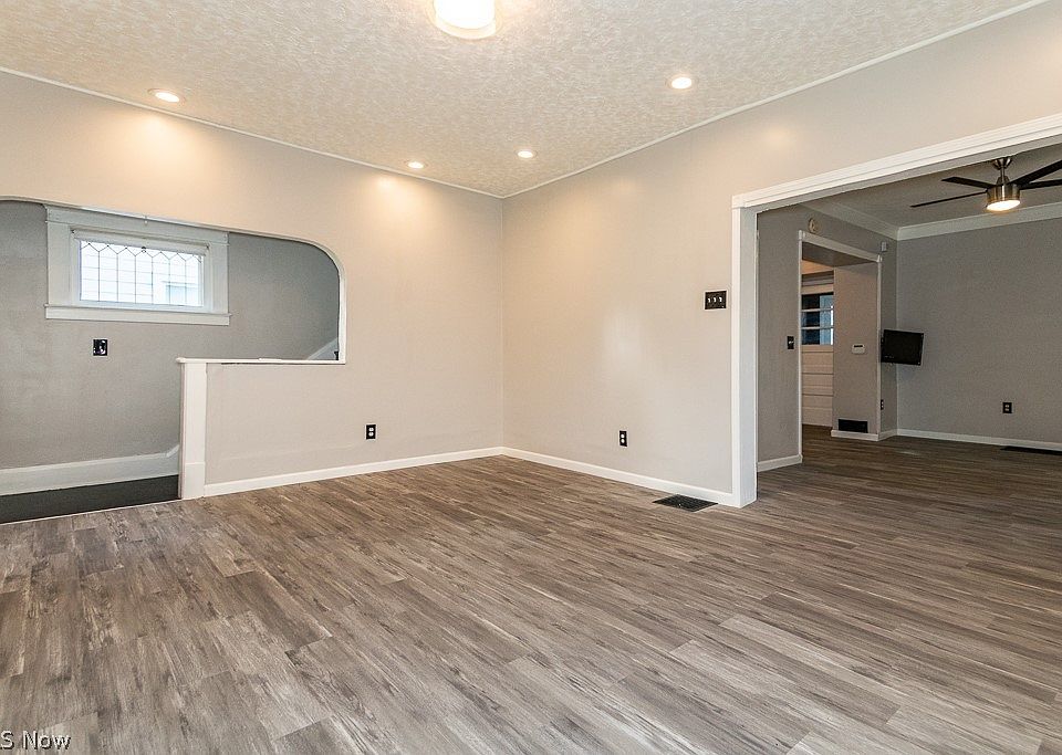 597 E Main St, Geneva, OH 44041 Zillow