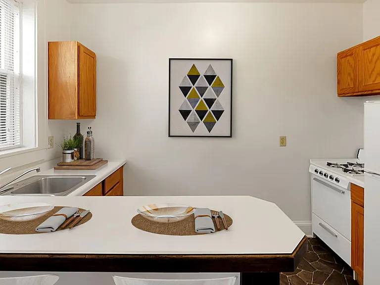 Dayton Apartments — Photo 4