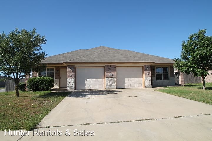 1st image of 1210 Cinch Dr APT A