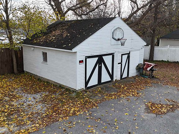 3rd image of 74 Harrington Avenue