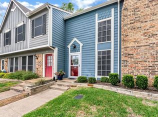 99 Winchester Dr, Euless, TX 76039