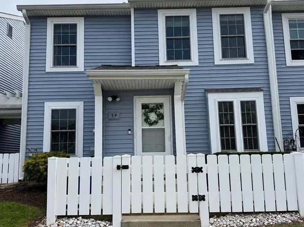 39 Almond Dr, Somerset, NJ 08873