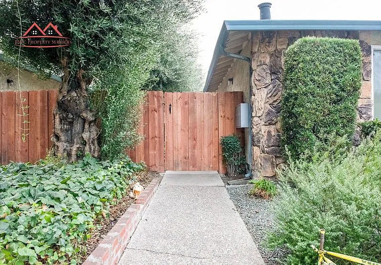 3820 Moorpark Ave #4 — Photo 3