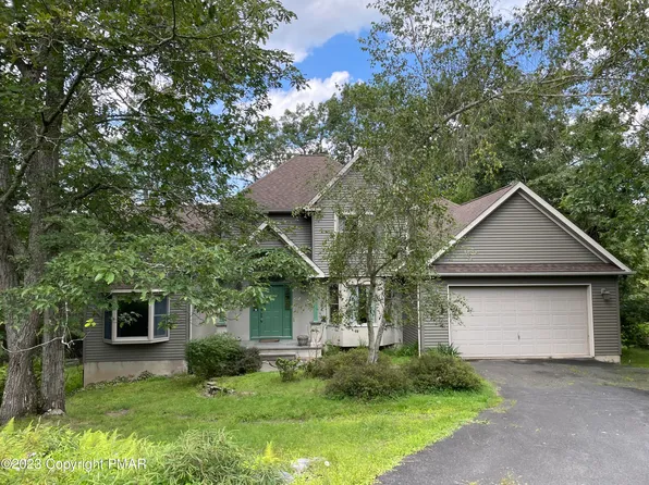 112 Tomnoddy Dr, Bushkill, PA 18371