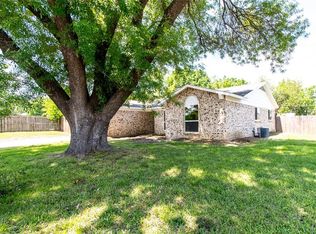 501 Brynmawr Ct, Arlington, TX 76014