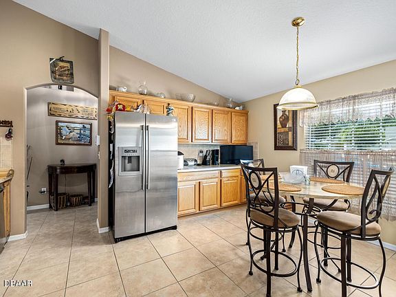 3rd image of 129 Heathrow Dr