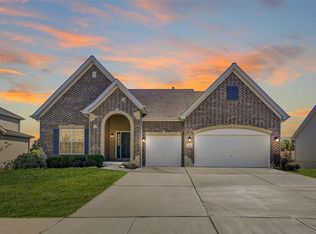 320 Mason Glen Dr, Lake Saint Louis, MO 63367