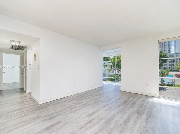 17570 Atlantic Blvd APT 318, Sunny Isles Beach, FL 33160