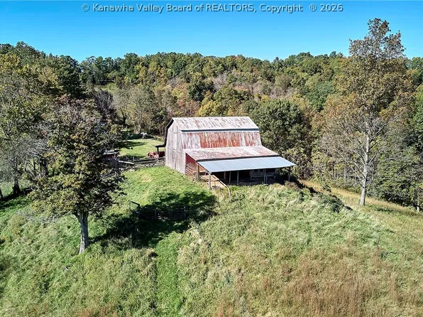 553 Long Rdg, Walton, WV 25286