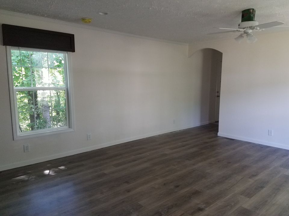 2nd image of 120 Jody Ln