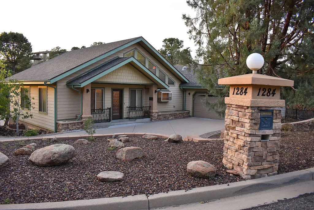 3 bed, 2.5 bath, 3217 sqft, $4,000 — Photo 1