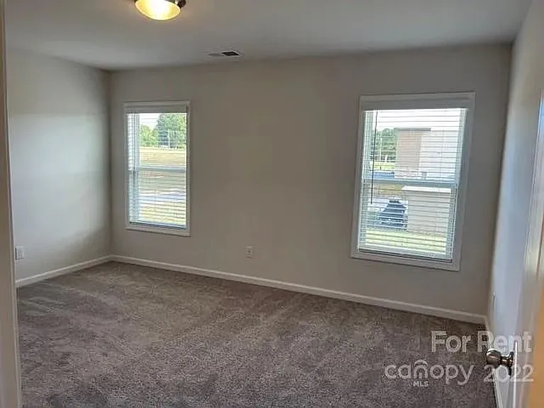 3752 Yorkshire Pl — Photo 8