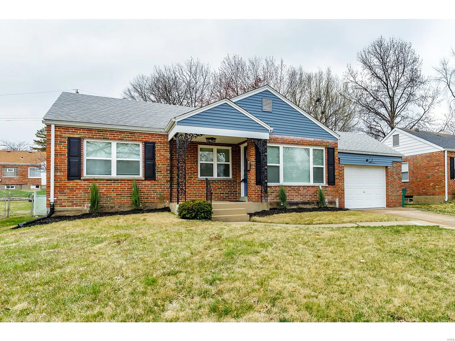 1511 Pinetree Ln photo 1