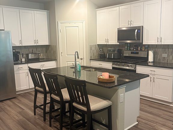 3rd image of 216 Luna Ln