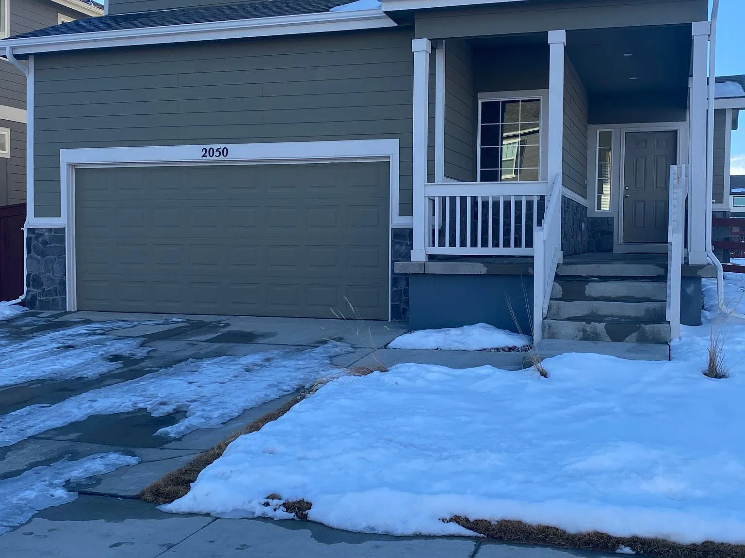 4 bed, 2576 sqft, $2,900 — Photo 2