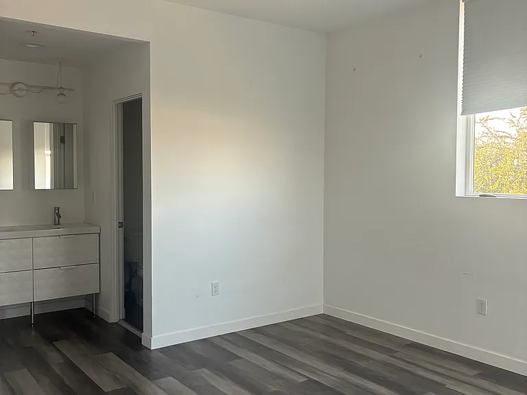 1563 Tremont St #1/4 — Photo 14