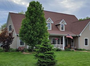 512 Stevens St, Nokomis, IL 62075