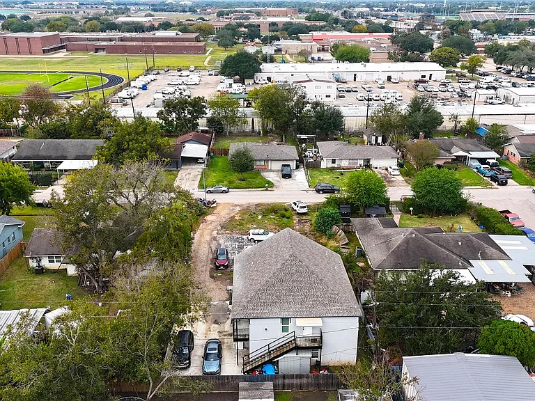 4323 Continental Dr — Photo 33