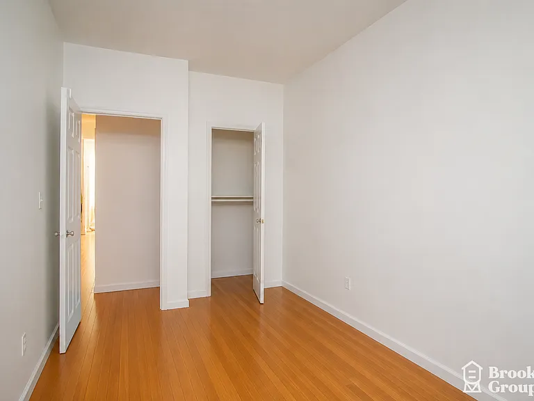 475 Hart St #2 — Photo 4