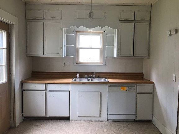 4th image of 206 N Highland Ave