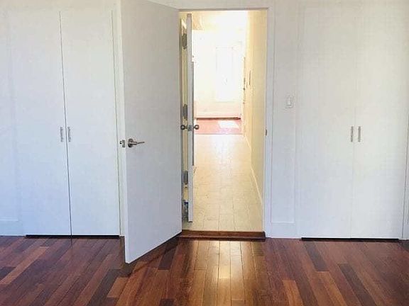 5th image of 10-37 48th Ave Floor 2