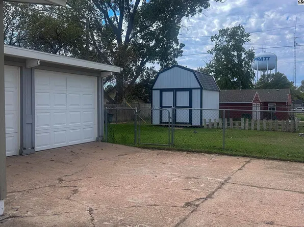 923 Green St, Pratt, KS 67124