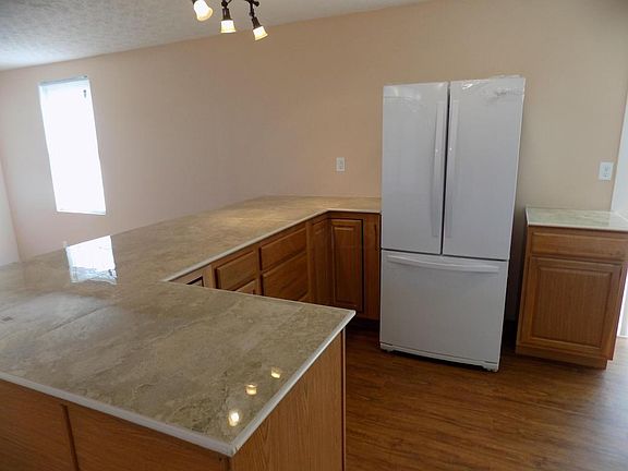 2nd image of 3646 Parsons Ave