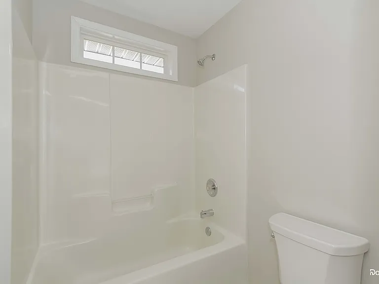 7943 Rolling Meadows Ln — Photo 10