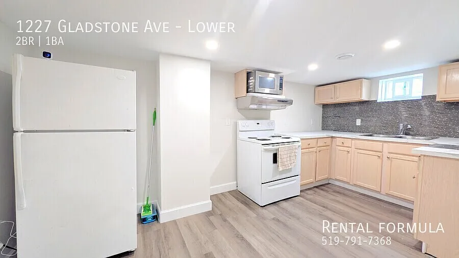 1227 Gladstone Ave - Lower — Photo 4