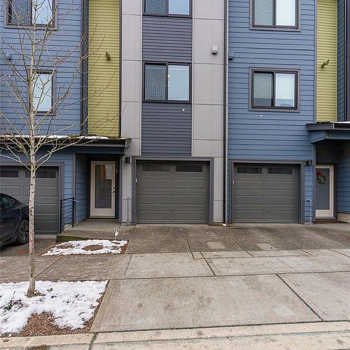 1st image of 22915 SE 5th Ct