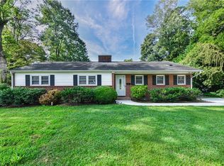2601 Fairway Dr, Greensboro, NC 27408