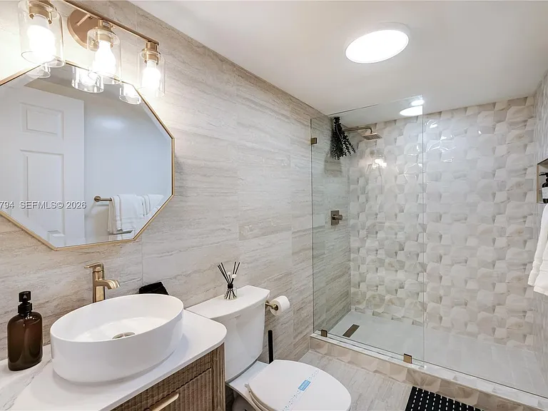 2951 S Bayshore Dr #815 — Photo 11