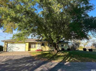 18312 River Rd N, Cordova, IL 61242