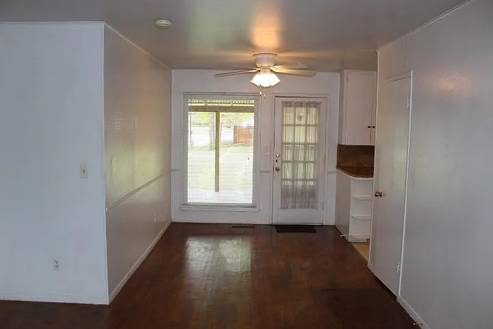 1500 Carlisle Ct — Photo 4