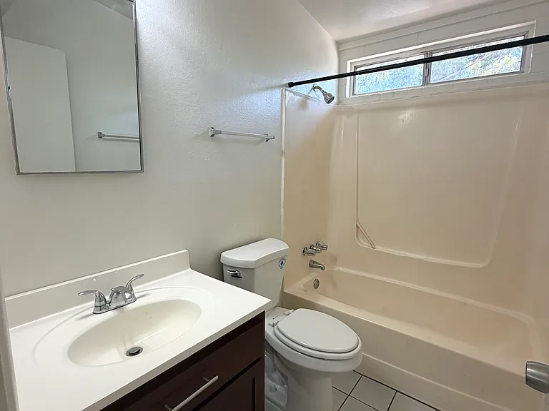 4204 E Los Robles St — Photo 6