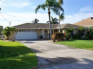 822 Montclaire Ct, Cape Coral, FL 33904