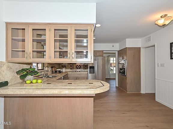 3rd image of 2419 W SHADY GLEN Avenue